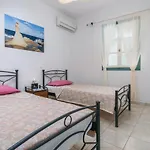 Zanart Maisonette تريبيتي