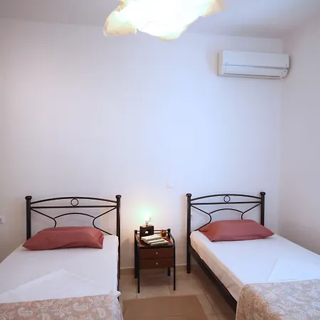 בית נופש Zanart Maisonette